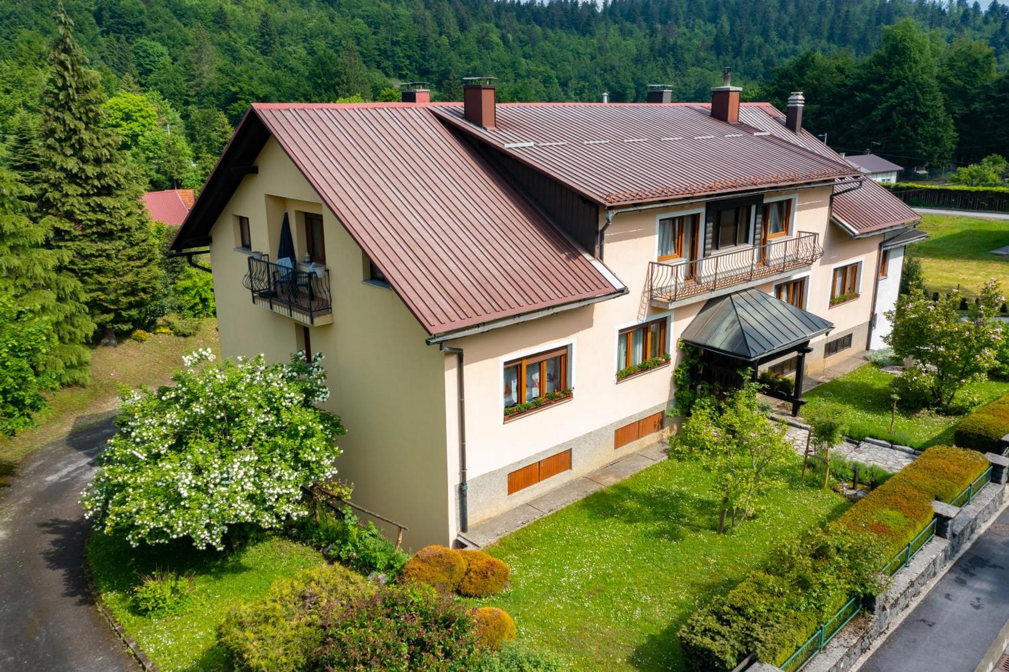 Apartmani Gruzdovo Delnice Kültér fotó